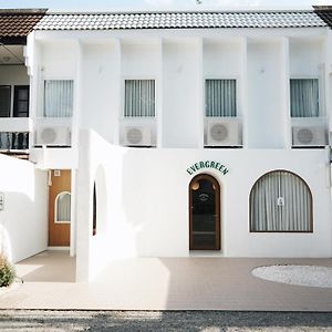Evergreen Cafe And Hotel